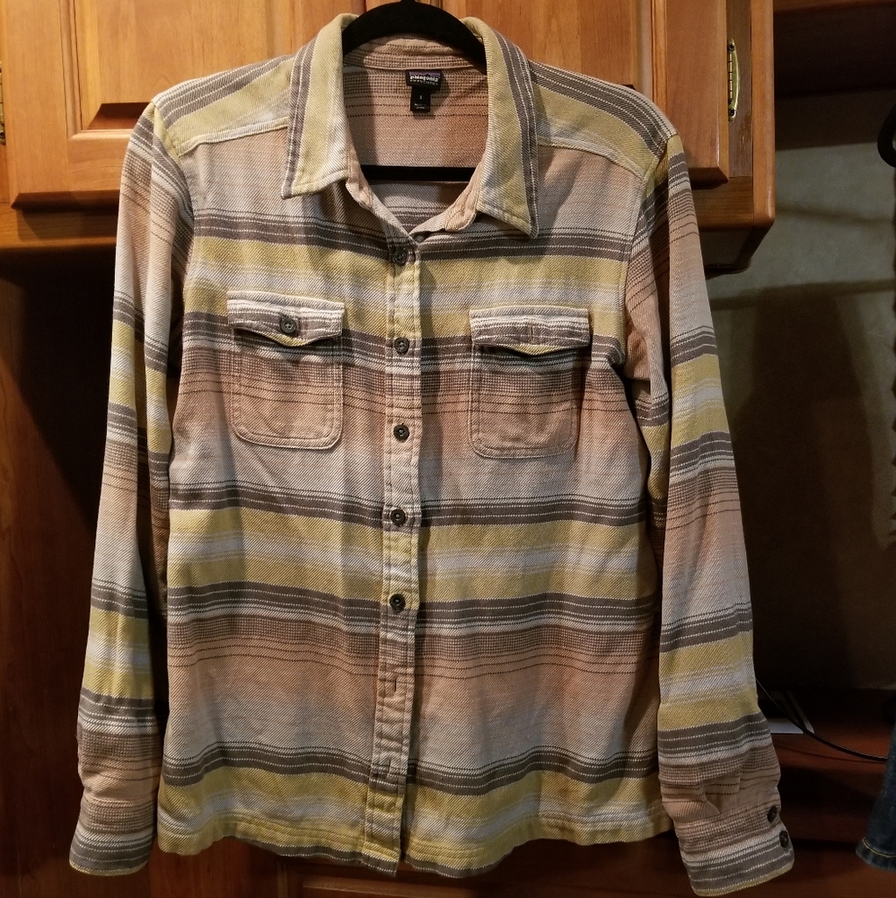 Patagonia Flannel, size 8